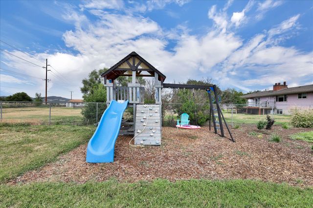 10915 E Fairview Ave, Spokane Valley, WA 99206