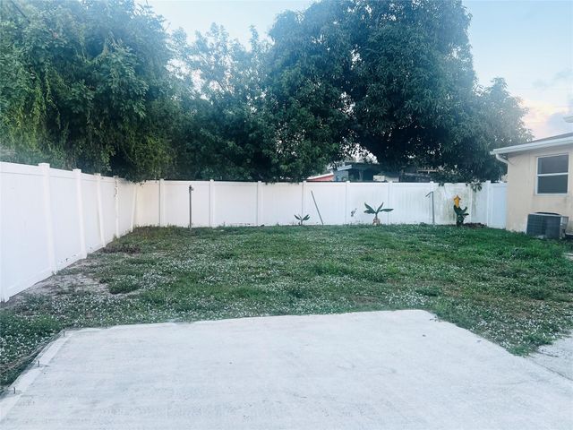 6409 Franklin St, Hollywood, FL 33024