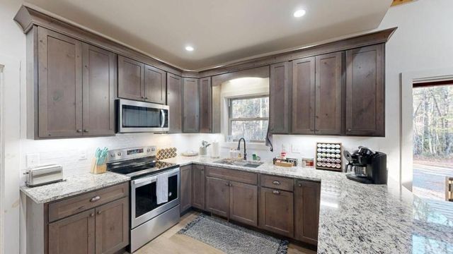345 Deer Trail, Mineral Bluff, GA 30559
