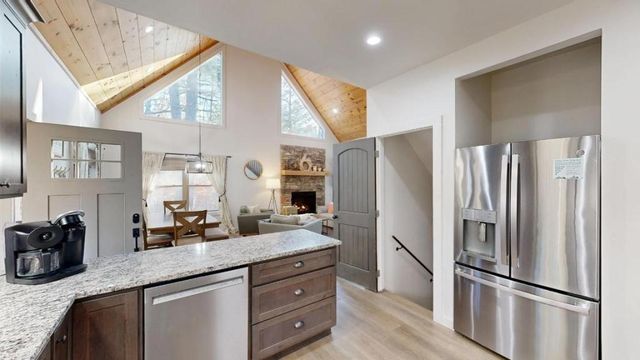 345 Deer Trail, Mineral Bluff, GA 30559