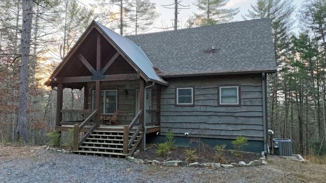 345 Deer Trail, Mineral Bluff, GA 30559