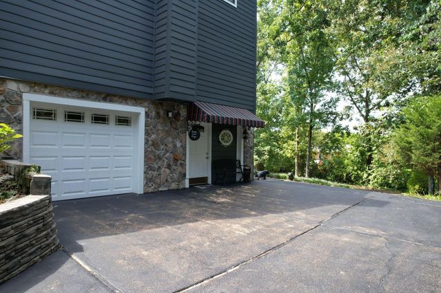 9104 Quail Mountain Drive, Chattanooga, TN 37421