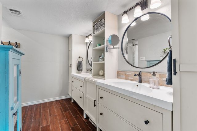 5010 Roundtable Lane, Garland, TX 75044