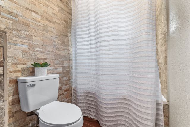 5010 Roundtable Lane, Garland, TX 75044