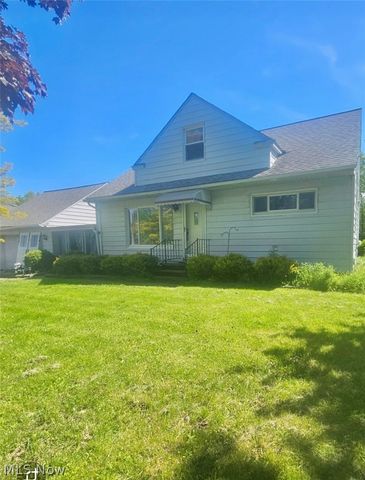 10481 Briar Hill Drive, Kirtland, OH 44094