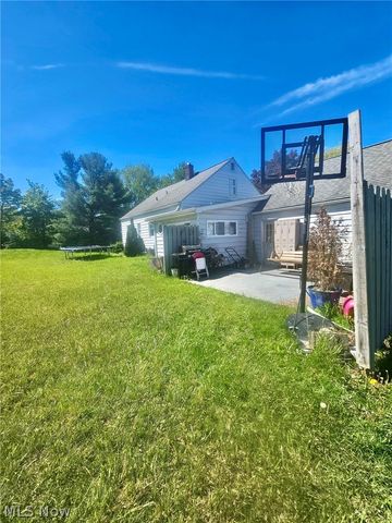 10481 Briar Hill Drive, Kirtland, OH 44094