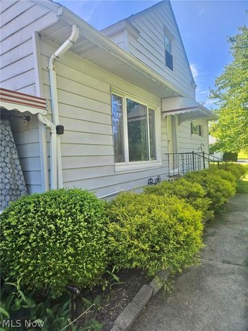 10481 Briar Hill Drive, Kirtland, OH 44094