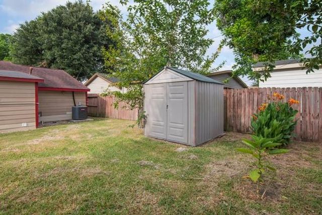 3322 Mccrarey Drive, Houston, TX 77088