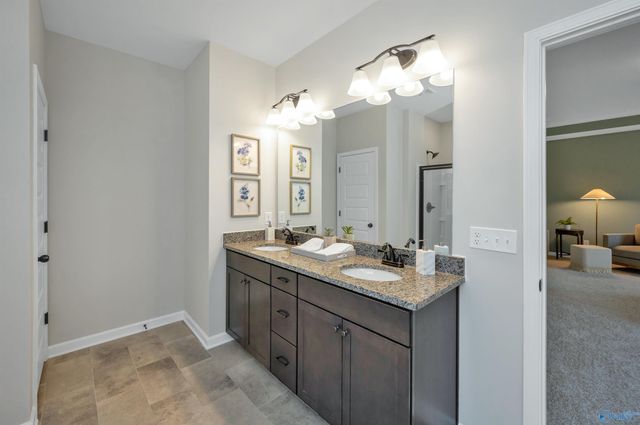 7205 Fox Glen Circle SE, Owens Cross Roads, AL 35763