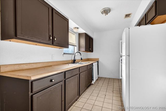 504 Highland Drive, Bartlesville, OK 74003