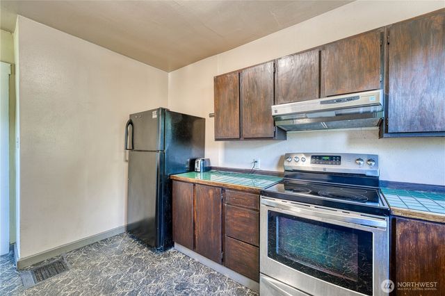 2150 N Callow Avenue, Bremerton, WA 98312