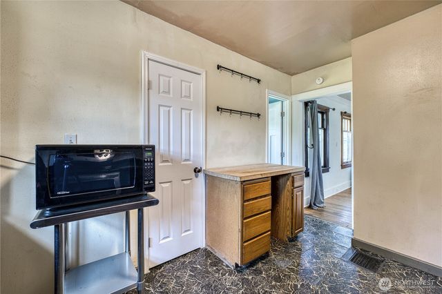 2150 N Callow Avenue, Bremerton, WA 98312