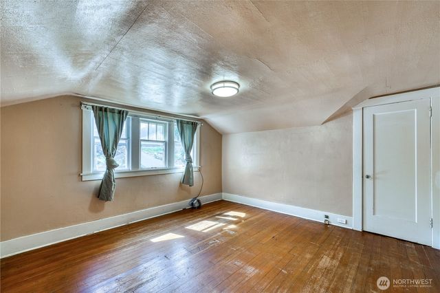 2150 N Callow Avenue, Bremerton, WA 98312