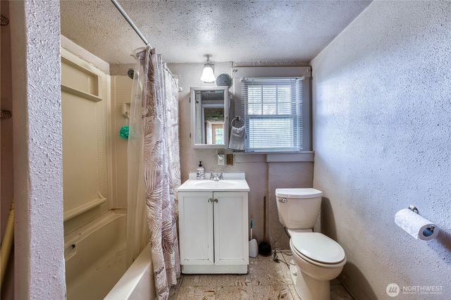 2150 N Callow Avenue, Bremerton, WA 98312