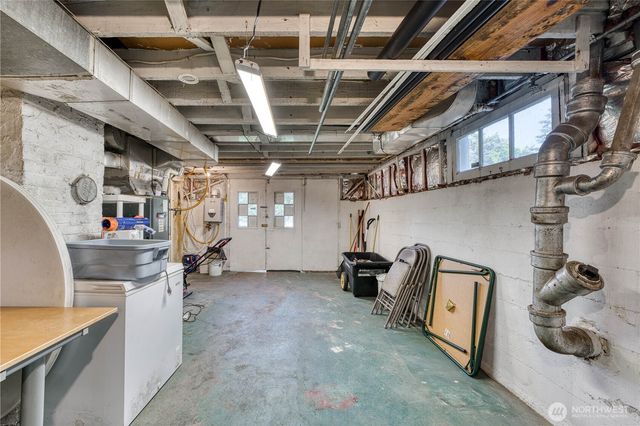 2150 N Callow Avenue, Bremerton, WA 98312