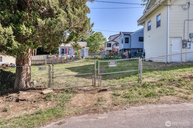 2150 N Callow Avenue, Bremerton, WA 98312