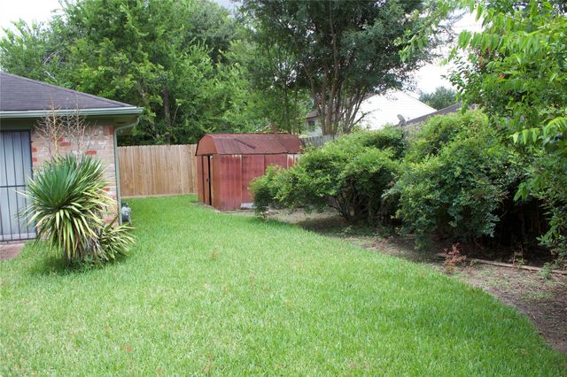 7931 Southmeadow Drive, Houston, TX 77071