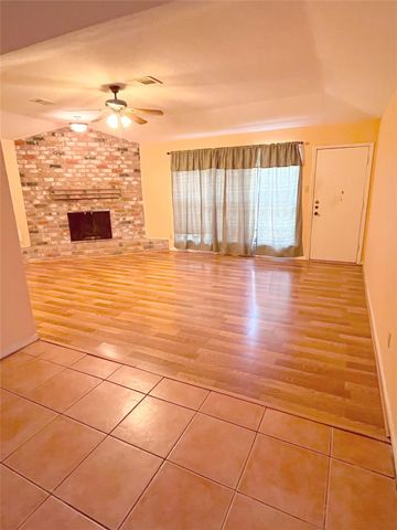 7931 Southmeadow Drive, Houston, TX 77071
