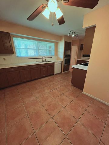 7931 Southmeadow Drive, Houston, TX 77071