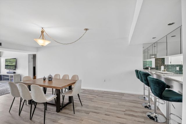 3516 Whitehall Drive 301, West Palm Beach, FL 33401