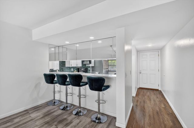 3516 Whitehall Drive 301, West Palm Beach, FL 33401