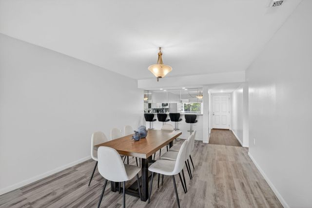 3516 Whitehall Drive 301, West Palm Beach, FL 33401