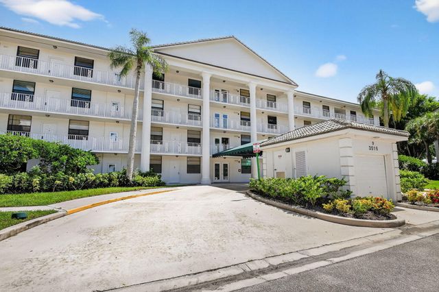 3516 Whitehall Drive 301, West Palm Beach, FL 33401