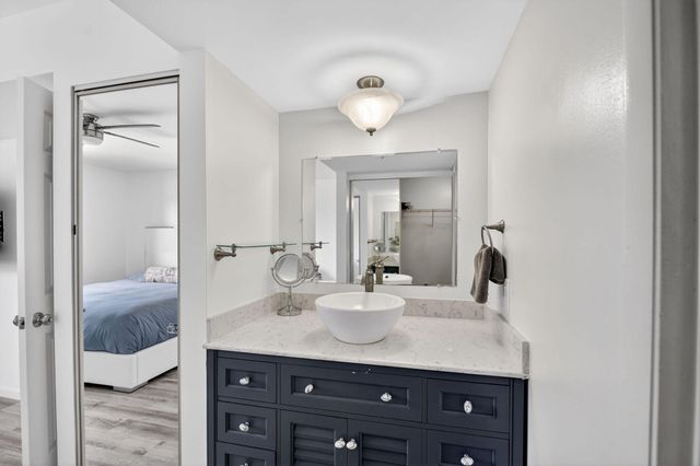 3516 Whitehall Drive 301, West Palm Beach, FL 33401