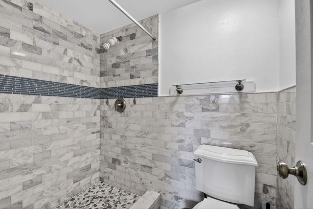 3516 Whitehall Drive 301, West Palm Beach, FL 33401