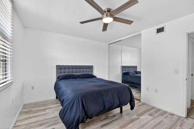 3516 Whitehall Drive 301, West Palm Beach, FL 33401