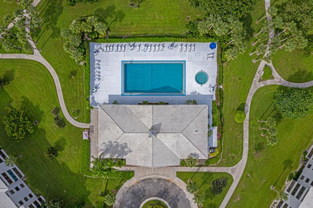 3516 Whitehall Drive 301, West Palm Beach, FL 33401