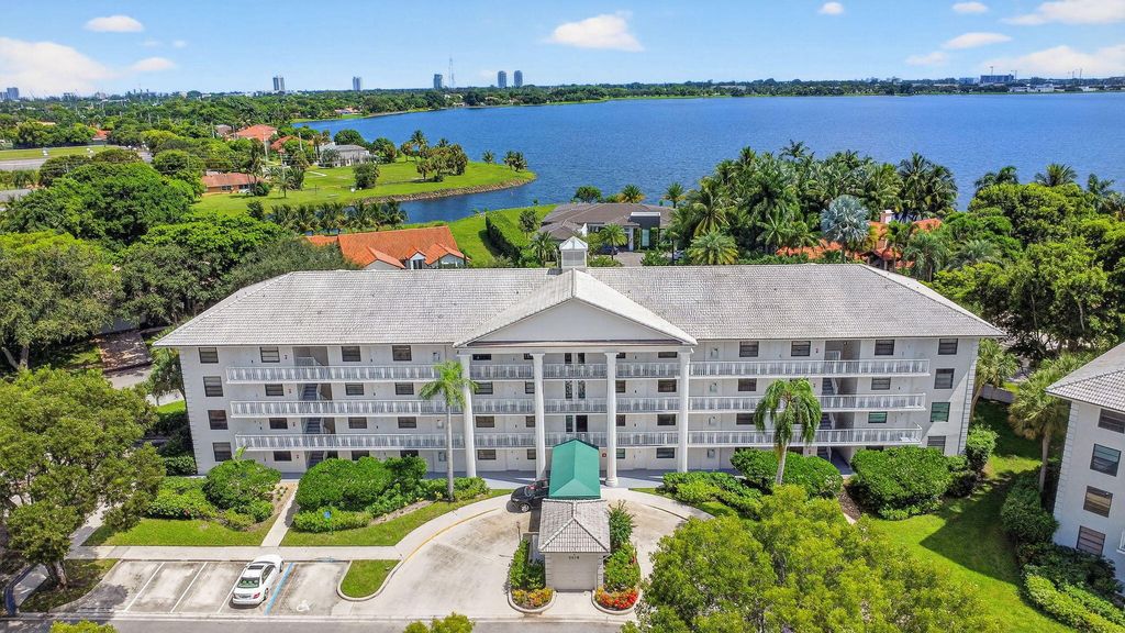 3516 Whitehall Drive 301, West Palm Beach, FL 33401