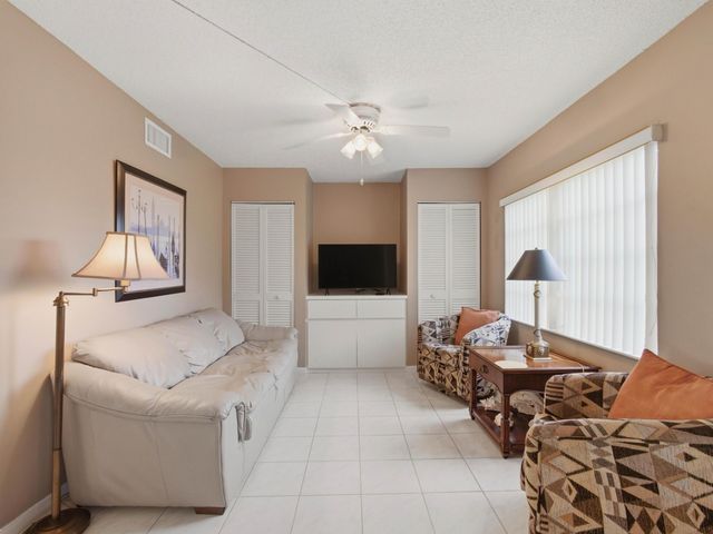 13648 Coconut Palm Court A, Delray Beach, FL 33484