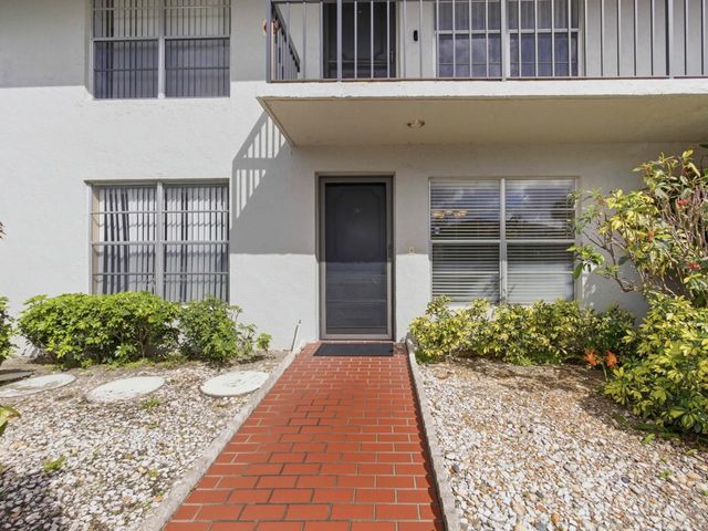 13648 Coconut Palm Court A, Delray Beach, FL 33484