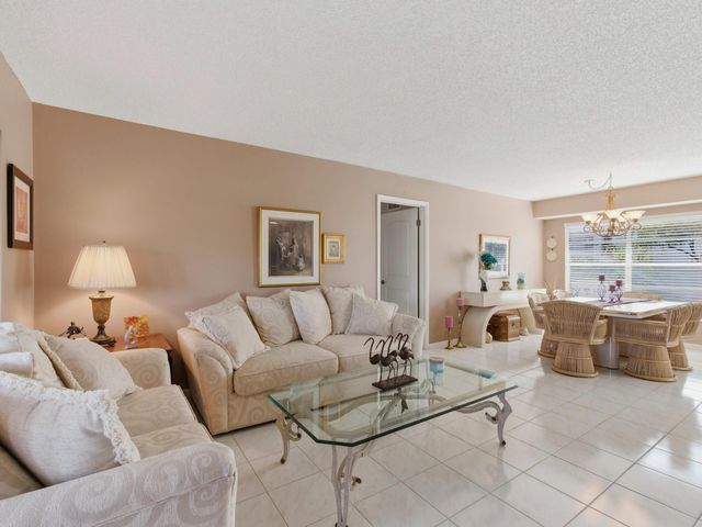 13648 Coconut Palm Court A, Delray Beach, FL 33484