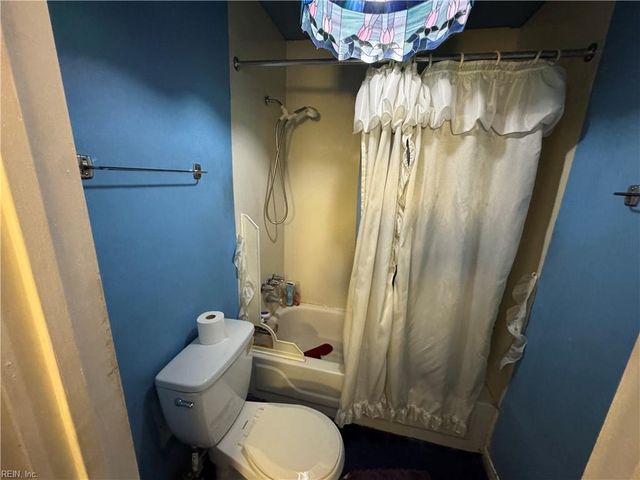 5656 Caxton Ct, Virginia Beach, VA 23462