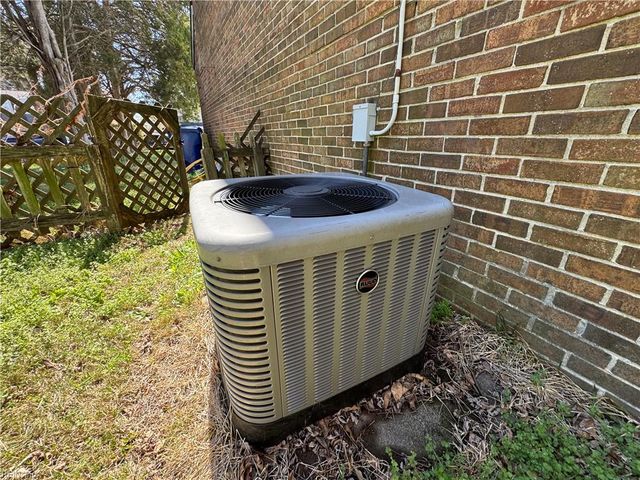 5656 Caxton Ct, Virginia Beach, VA 23462