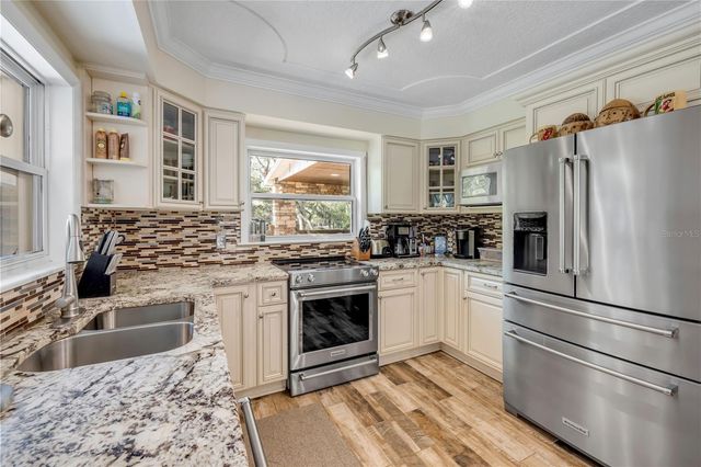 800 HIDDEN OAKS LANE, Oak Hill, FL 32759