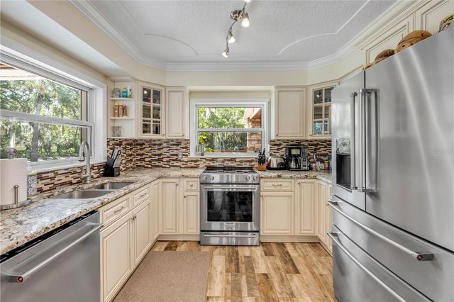 800 HIDDEN OAKS LANE, Oak Hill, FL 32759