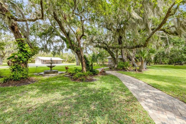 800 HIDDEN OAKS LANE, Oak Hill, FL 32759