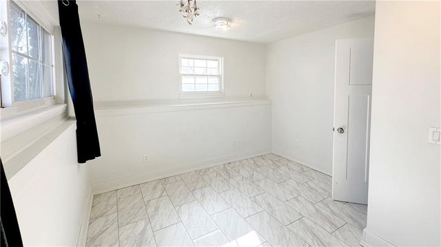 15404 S Summertree Lane, Olathe, KS 66062