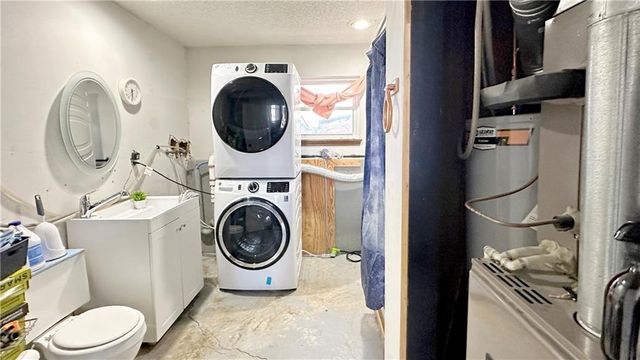 15404 S Summertree Lane, Olathe, KS 66062