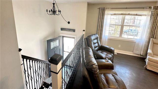 15404 S Summertree Lane, Olathe, KS 66062