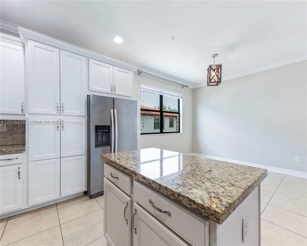 11348 SW 14th St, Pembroke Pines, FL 33025