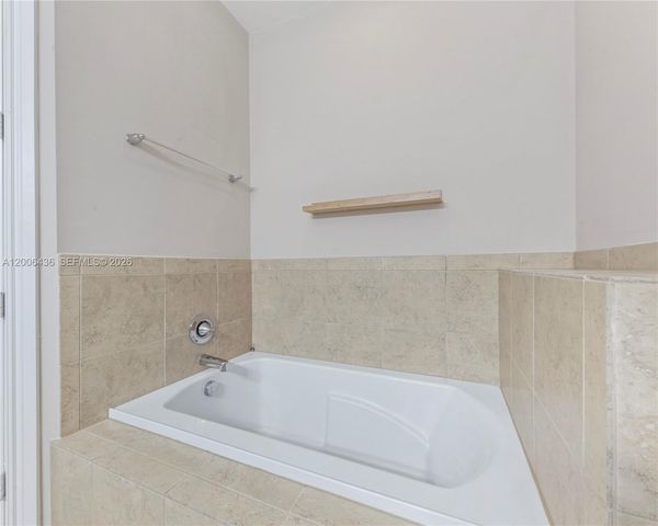 11348 SW 14th St, Pembroke Pines, FL 33025