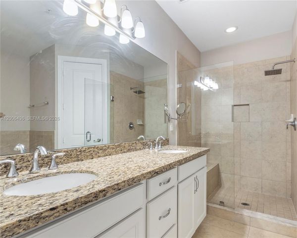 11348 SW 14th St, Pembroke Pines, FL 33025