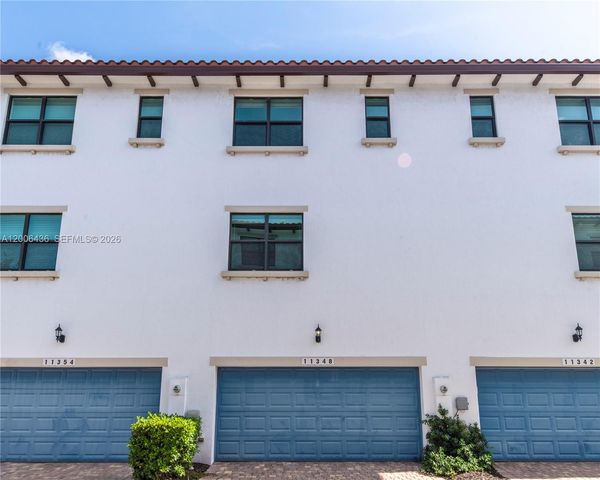 11348 SW 14th St, Pembroke Pines, FL 33025