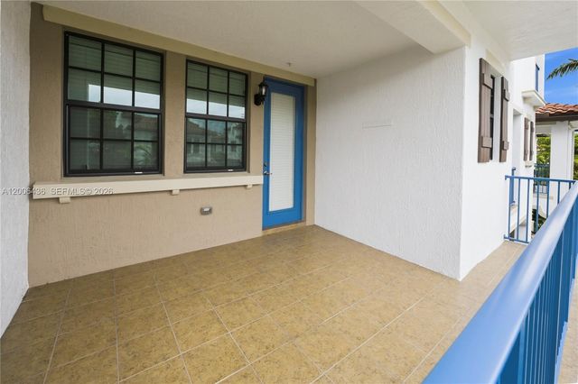 11348 SW 14th St, Pembroke Pines, FL 33025