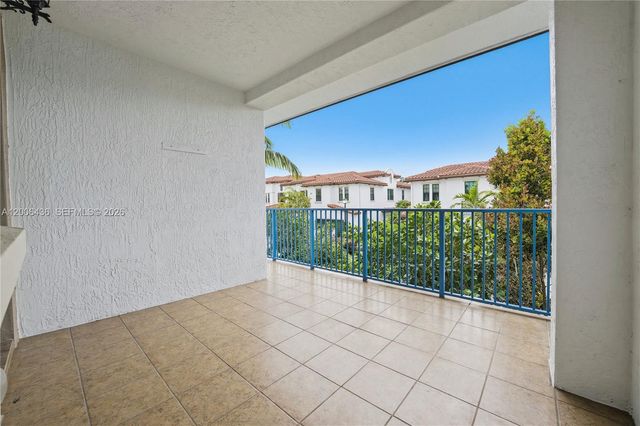 11348 SW 14th St, Pembroke Pines, FL 33025