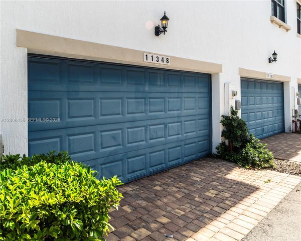 11348 SW 14th St, Pembroke Pines, FL 33025